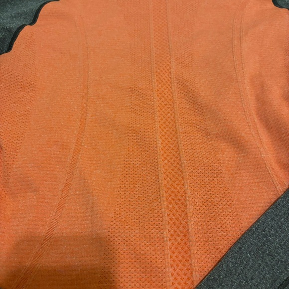 Lululemon Swiftly Tech Long Sleeved Tee
Love Red Deep Coal Raglan Size 8 - Picture 9 of 16